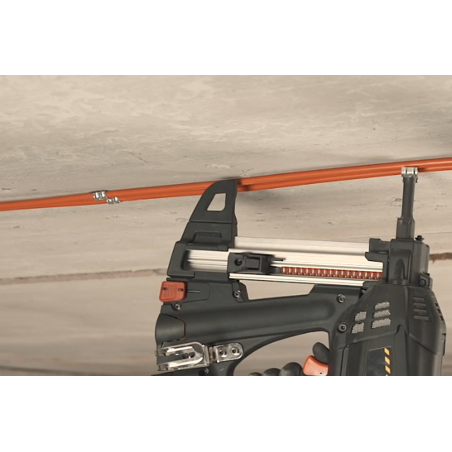 FORCE ONE+ - Upevnění protipožárního kabelu do betonového stropu pomocí příchytky DFT