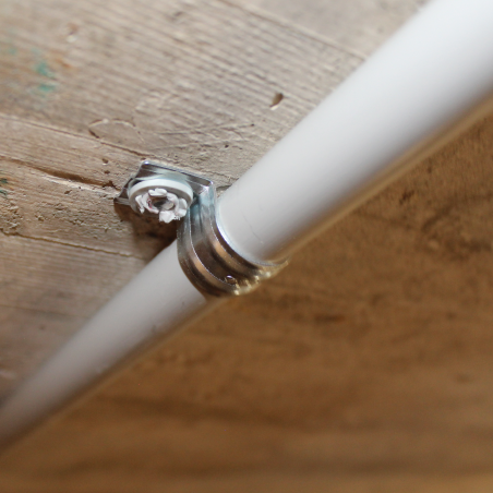 Obrázek aplikace beton 2 Kovová svorka PFT pro plynovou hřebíkovačku 